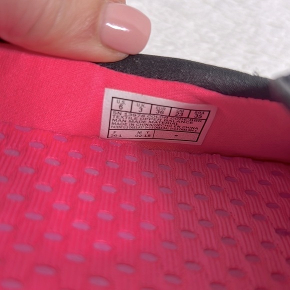 Sketchers Black Axis GoWalk 2 Mesh Slip-On Walking Shoe size 6 - Picture 6 of 12